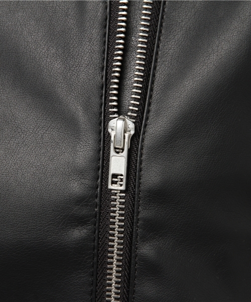 Re:EDIT(リエディ)の「ェイクレザーノーカラーライダースジャケット(ノーカラージャケット・レディース・ブラック/グレイッシュベージュ/ピンク・LARGE/MEDIUM)」の12枚目の写真