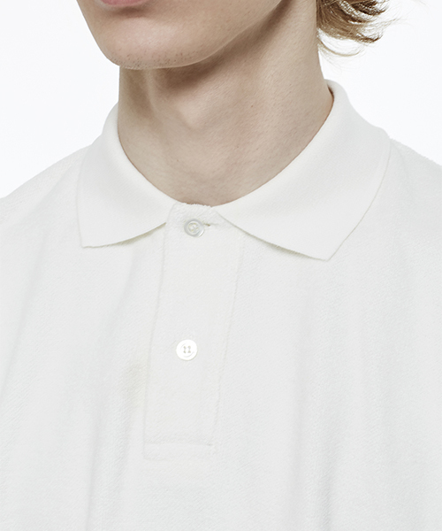 Saturdays NYC（サタデーズ ニューヨークシティ ）の「Jake Terry Cotton Polo（ポロシャツ・メンズ・ホワイト/ネイビー・L/X-SMALL/M/S/X-LARGE）」の5枚目の写真