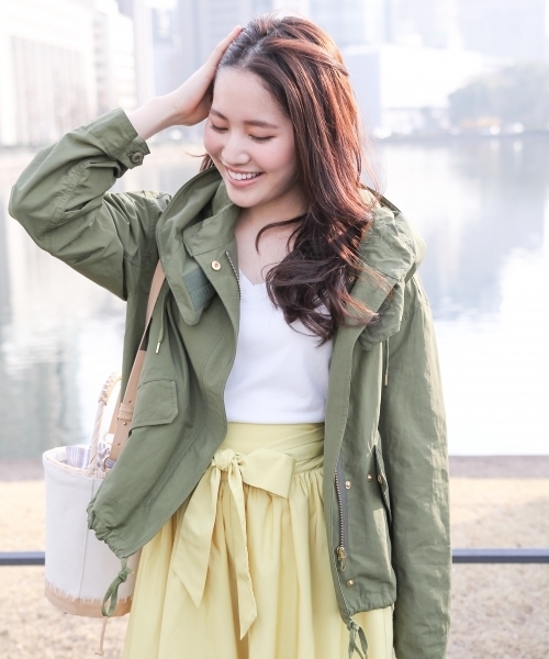 Andemiu（アンデミュウ）の「マウンテンパーカー748844（マウンテンパーカー・レディース・ベージュ/カーキ・MEDIUM/SMALL）」の2枚目の写真