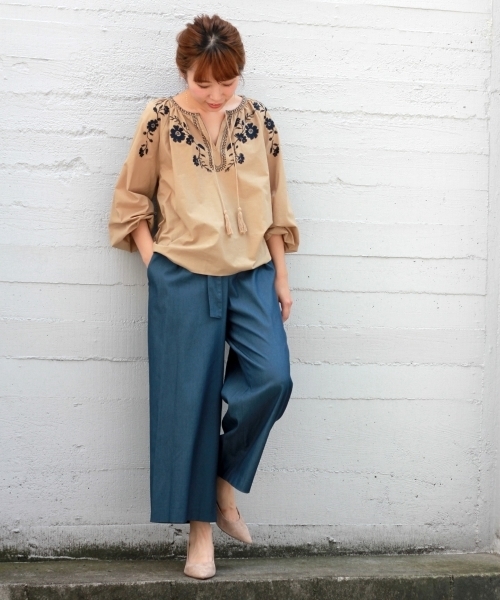 le.coeur blanc（ルクールブラン）の「【WEB限定PRICE】フラワー刺繍スキッパーブラウス（シャツ/ブラウス・レディース・ブラウン系その他3/オフホワイト/ブラック系その他・FREE）」の6枚目の写真