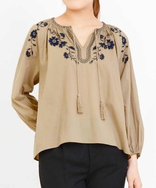 le.coeur blanc（ルクールブラン）の「【WEB限定PRICE】フラワー刺繍スキッパーブラウス（シャツ/ブラウス・レディース・ブラウン系その他3/オフホワイト/ブラック系その他・FREE）」の7枚目の写真