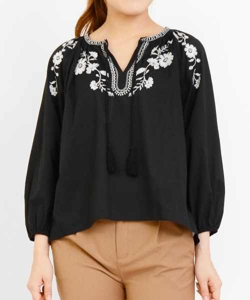 le.coeur blanc（ルクールブラン）の「【WEB限定PRICE】フラワー刺繍スキッパーブラウス（シャツ/ブラウス・レディース・ブラウン系その他3/オフホワイト/ブラック系その他・FREE）」の15枚目の写真