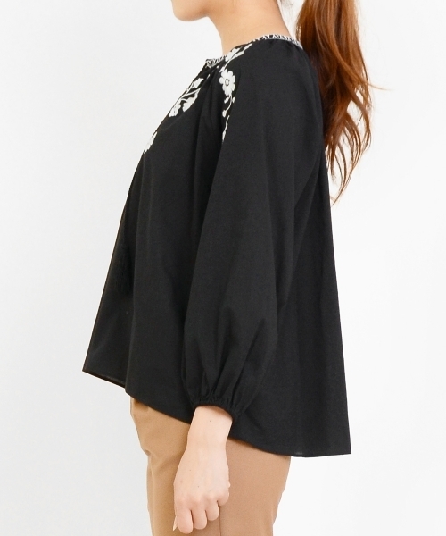 le.coeur blanc（ルクールブラン）の「【WEB限定PRICE】フラワー刺繍スキッパーブラウス（シャツ/ブラウス・レディース・ブラウン系その他3/オフホワイト/ブラック系その他・FREE）」の16枚目の写真