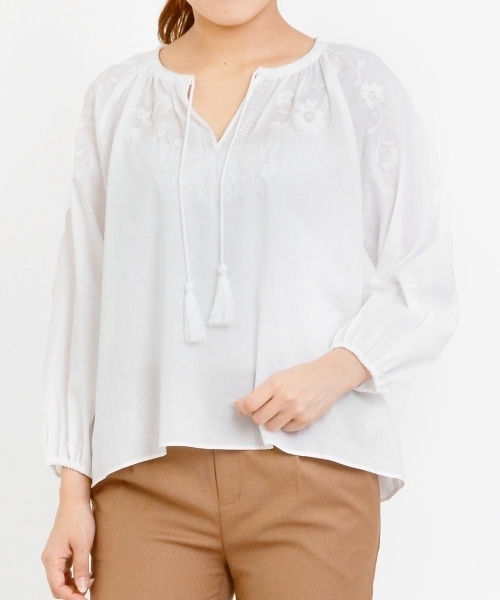 le.coeur blanc（ルクールブラン）の「【WEB限定PRICE】フラワー刺繍スキッパーブラウス（シャツ/ブラウス・レディース・ブラウン系その他3/オフホワイト/ブラック系その他・FREE）」の14枚目の写真