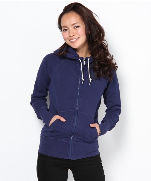 NIKE(ナイキ)の「WMNS ウォッシュド AW77 FZ パーカー(パーカー・レディース・レッド/グリーン/ネイビー・SMALL/MEDIUM)」の3枚目の写真