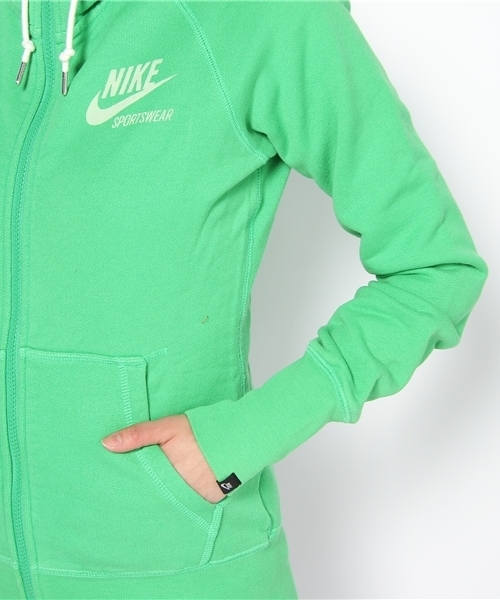 NIKE(ナイキ)の「WMNS ウォッシュド AW77 FZ パーカー(パーカー・レディース・レッド/グリーン/ネイビー・SMALL/MEDIUM)」の8枚目の写真