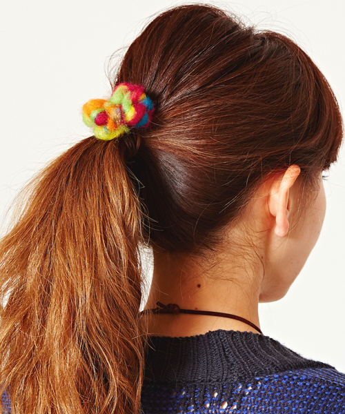 チャイハネ（チャイハネ）の「【チャイハネ】ノンパチウールフラワーヘアゴム（ヘアゴム・レディース・ライトブルー/ホワイト/カラフル/マルチ/ピンク/オレンジ・FREE）」の6枚目の写真