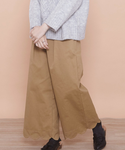 POU DOU DOU（プードゥドゥ）の「裾スカラップタックパンツ（その他パンツ・レディース・インディゴブルー/ベージュ/カーキ/ネイビー/ライトグリーン/ライトベージュ・3）」の2枚目の写真