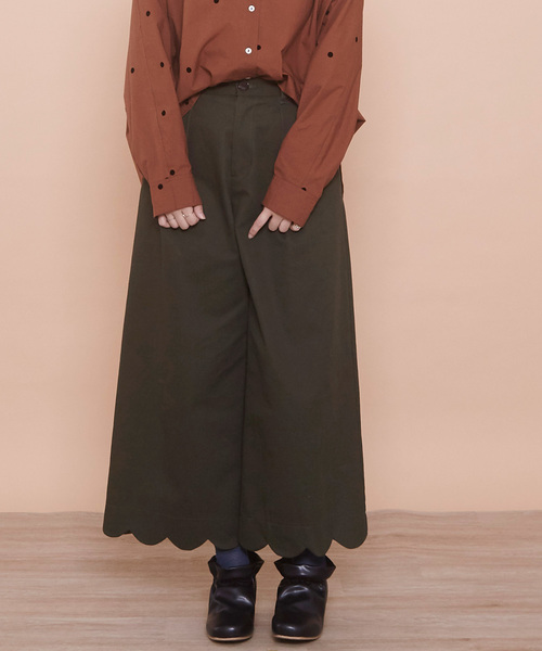 POU DOU DOU（プードゥドゥ）の「裾スカラップタックパンツ（その他パンツ・レディース・インディゴブルー/ベージュ/カーキ/ネイビー/ライトグリーン/ライトベージュ・3）」の3枚目の写真