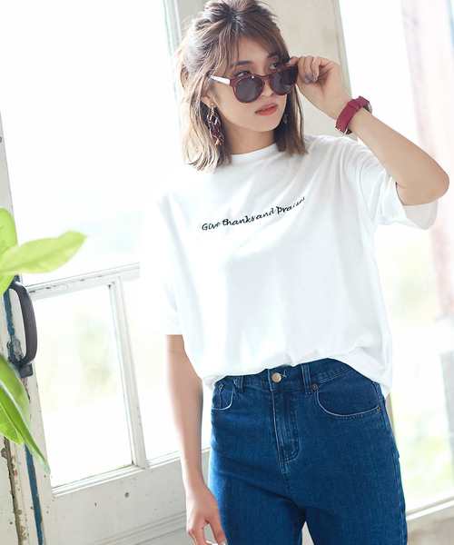KOBE LETTUCE（コウベレタス）の「英字ロゴ刺繍ボックスシルエットシンプルTシャツ（Tシャツ/カットソー・レディース・オフホワイト/グリーン/レッド/ネイビー・FREE）」の8枚目の写真