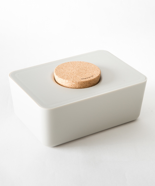 sarasa design(サラサデザイン)の「b2c ウェットティッシュホルダー コルク蓋(おむつ用品/おむつポーチ・レディース・ホワイト/チャコールグレー/ライトグレー/ブラック・ONE SIZE)」の4枚目の写真