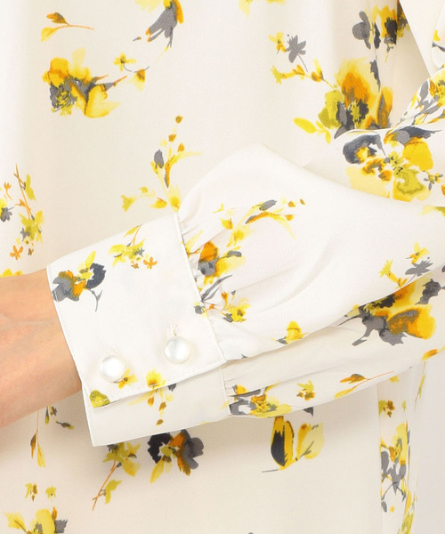 Petit Honfleur（プチオンフルール）の「花柄ロールネックブラウス（シャツ/ブラウス・レディース・ピンク/イエロー・11号/9号/13号）」の15枚目の写真