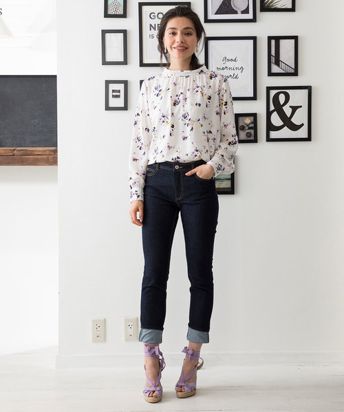 Petit Honfleur（プチオンフルール）の「花柄ロールネックブラウス（シャツ/ブラウス・レディース・ピンク/イエロー・11号/9号/13号）」の8枚目の写真