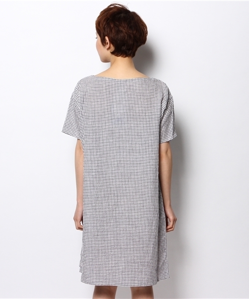 fennica(フェニカ)の「ORCIVAL / 2ポケットリネンワンピース(ワンピース・レディース・ネイビー・1)」の4枚目の写真