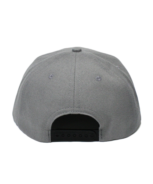 XLARGE（エクストララージ）の「OG SNAP BACK CAP（キャップ・メンズ・ブラック/グレー/ネイビー・ONE SIZE）」の9枚目の写真