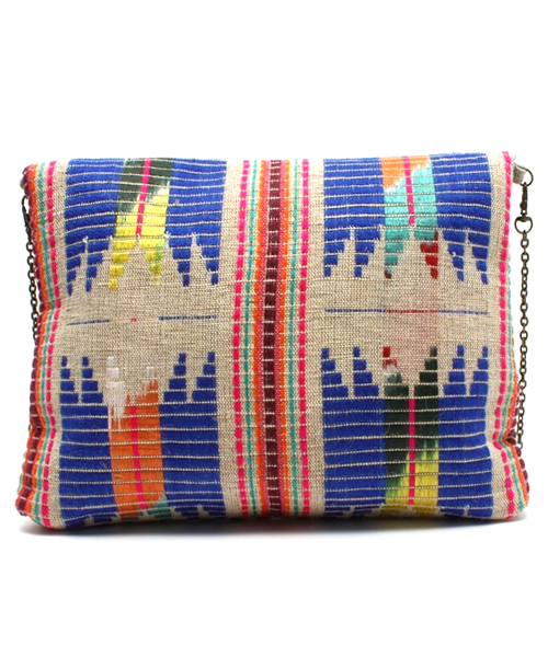 NANO universe(ナノユニバース)の「ネイティブ柄クラッチ(クラッチバッグ・レディース・ブルー/ブラック・FREE)」の3枚目の写真