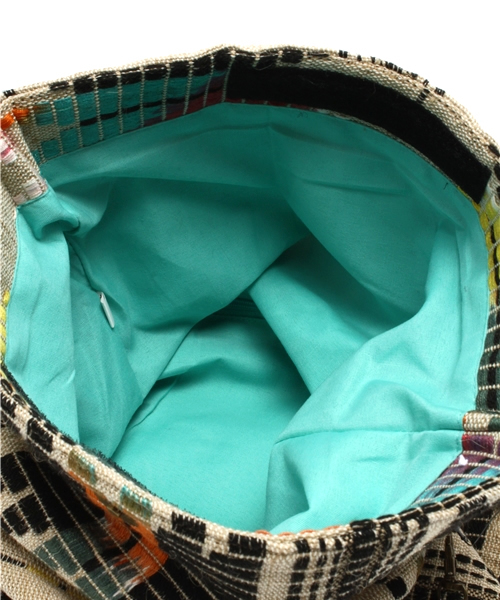 NANO universe(ナノユニバース)の「ネイティブ柄クラッチ(クラッチバッグ・レディース・ブルー/ブラック・FREE)」の8枚目の写真