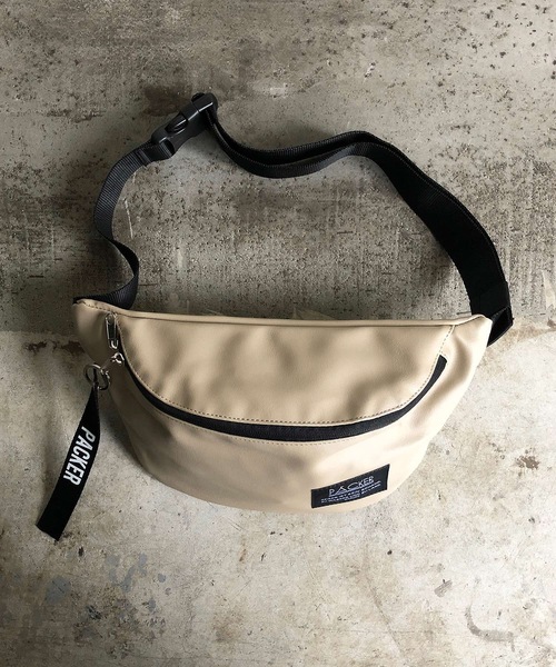 SPRUCE（スプルース）の「EM: 181008 メタリック ボディバッグ（ボディバッグ/ウエストポーチ・レディース・マスタード/パープル/ベージュ/ホワイト/ブラック/シルバー・FREE）」の14枚目の写真