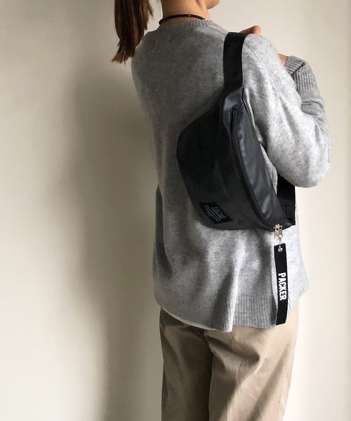 SPRUCE（スプルース）の「EM: 181008 メタリック ボディバッグ（ボディバッグ/ウエストポーチ・レディース・マスタード/パープル/ベージュ/ホワイト/ブラック/シルバー・FREE）」の21枚目の写真