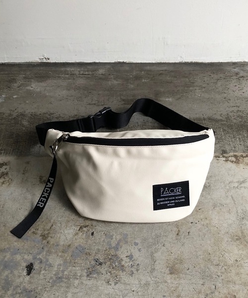 SPRUCE（スプルース）の「EM: 181008 メタリック ボディバッグ（ボディバッグ/ウエストポーチ・レディース・マスタード/パープル/ベージュ/ホワイト/ブラック/シルバー・FREE）」の7枚目の写真