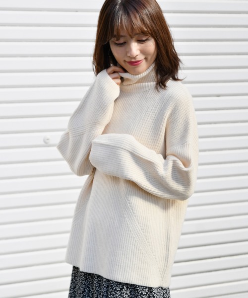 Ambre Neige(アンブルネージュ)の「タートルバックスリットニット【WEB/EC限定商品】(ニット/セーター・レディース・ベージュ/アイボリー・FREE)」の11枚目の写真