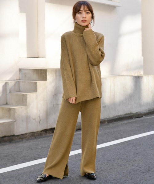 Ambre Neige(アンブルネージュ)の「タートルバックスリットニット【WEB/EC限定商品】(ニット/セーター・レディース・ベージュ/アイボリー・FREE)」の7枚目の写真