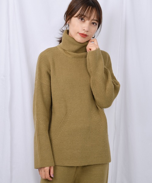 Ambre Neige(アンブルネージュ)の「タートルバックスリットニット【WEB/EC限定商品】(ニット/セーター・レディース・ベージュ/アイボリー・FREE)」の6枚目の写真