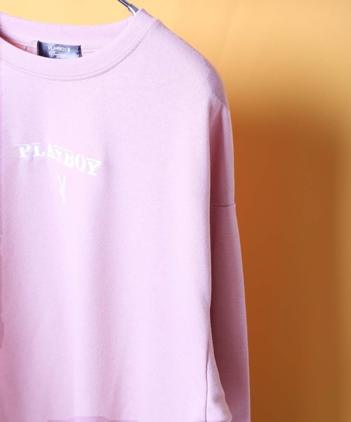 PLAYBOY（プレイボーイ）の「【PLAY BOY/プレイボーイ】裏毛クルートレーナー ブランドロゴ　刺繍（スウェット・レディース・ホワイト/ブラック/ピンク/オレンジ/ベージュ・MEDIUM/LARGE）」の4枚目の写真