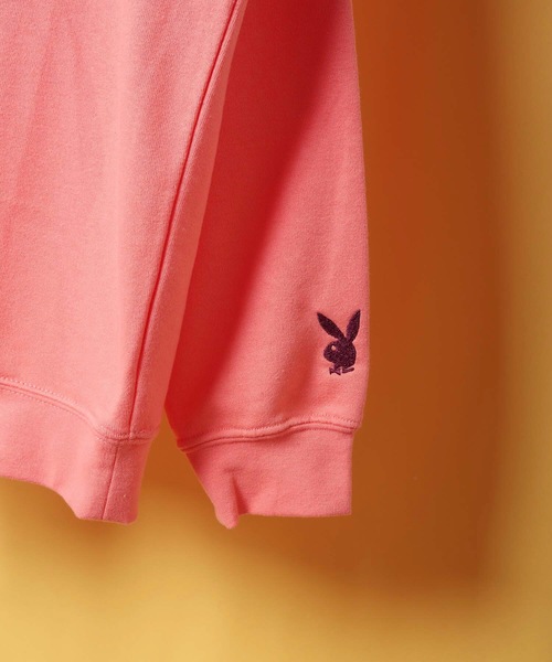 PLAYBOY（プレイボーイ）の「【PLAY BOY/プレイボーイ】裏毛クルートレーナー ブランドロゴ　刺繍（スウェット・レディース・ホワイト/ブラック/ピンク/オレンジ/ベージュ・MEDIUM/LARGE）」の8枚目の写真