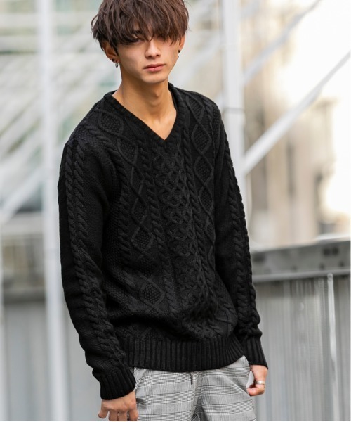 Bling Leads(ブリングリーズ)の「ケーブル編み / Vネック フィッシャーマンズ セーター(ニット/セーター・メンズ・ブラック/ベージュ/ブラウン/アイボリー/ホワイト系その他/ブラック系その他/ブルー系その他/ライトパープル・M/L/XL)」の4枚目の写真
