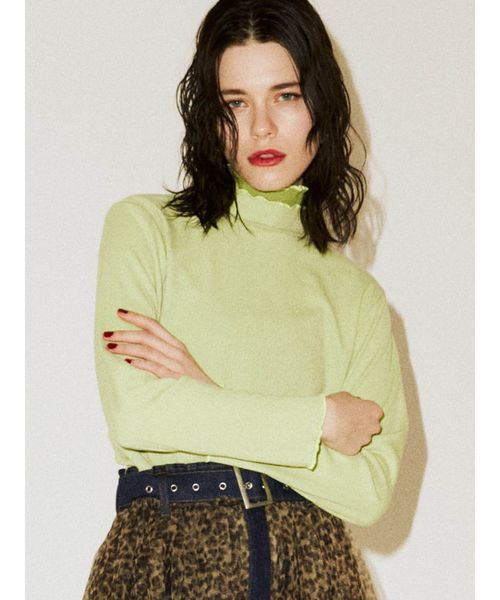 jouetie(ジュエティ)の「チビハイネックトップス(Tシャツ/カットソー・レディース・ライトグリーン/その他1/ブラック/オフホワイト・MEDIUM)」の4枚目の写真