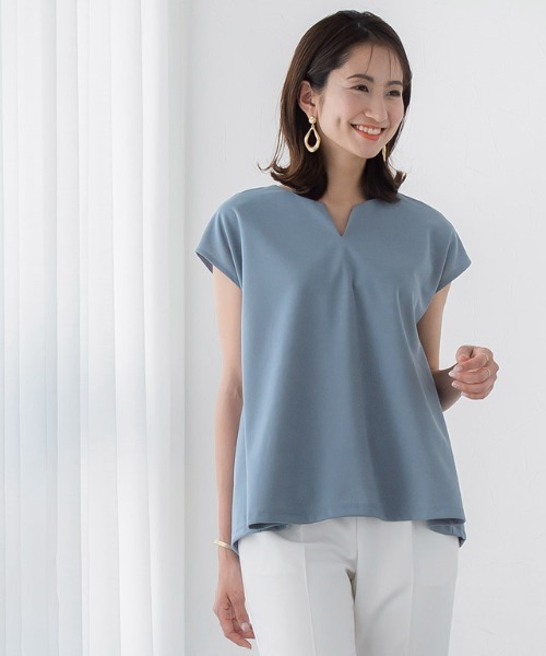 Pierrot(ピエロ)の「キーネックフレンチTブラウス(Tシャツ/カットソー・レディース・オフホワイト/ブラック/ライトグレー/ミント/ブルー/ネイビー/ライトピンク/コーラルピンク・M/L)」の6枚目の写真