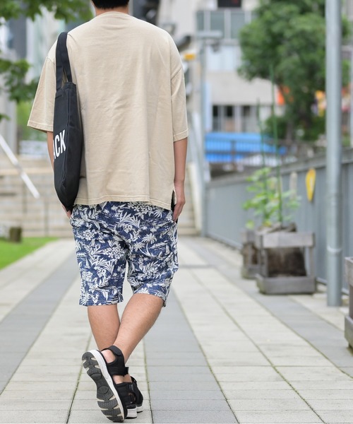 JOHN'S CLOSET（ジョンズクローゼット）の「【i】ピグメント加工 ビッグシルエット ポケットTシャツ（Tシャツ/カットソー・メンズ・ベージュ/オフホワイト/グリーン/チャコール/イエロー/サックスブルー・MEDIUM/LARGE/X-LARGE）」の21枚目の写真