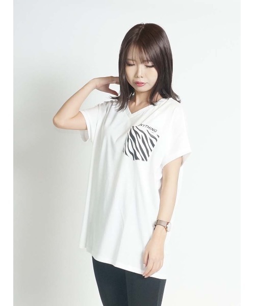 one way(ワンウェイ)の「柄ポケットバックロゴTシャツ(Tシャツ/カットソー・レディース・ホワイト/ベージュ/ブラック/ブラック系その他/ダークグリーン・FREE)」の7枚目の写真