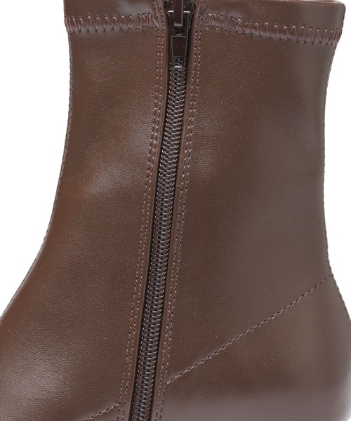 LAKOLE（ラコレ）の「スクエアトゥソフトブーツ / LAKOLE（ブーツ・レディース・ブラック/ダークブラウン/サンドベージュ・MEDIUM/LARGE）」の8枚目の写真