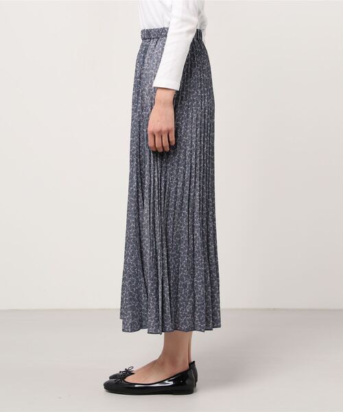 NAVY(ネイビー)の「プリントプリーツスカート(スカート・レディース・ブラック/ブラウン/グレー/ブルー・フリー)」の5枚目の写真