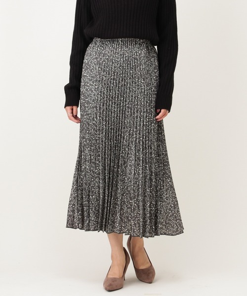 NAVY(ネイビー)の「プリントプリーツスカート(スカート・レディース・ブラック/ブラウン/グレー/ブルー・フリー)」の3枚目の写真