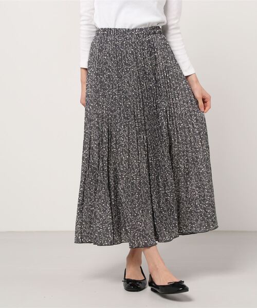 NAVY(ネイビー)の「プリントプリーツスカート(スカート・レディース・ブラック/ブラウン/グレー/ブルー・フリー)」の8枚目の写真