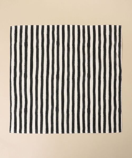 SHIPS（シップス）の「SHIPS: FUNNY ハンカチ（ハンカチ/ハンドタオル・メンズ・ライトホワイト/ホワイト/オフホワイト/ライトグレー/グレー/チャコールグレー/ホワイト系その他/ストーン/アイボリー/サンドベージュ/ナチュラル/オートミール/その他/シルバーグレー/トップグレー/ヘザーグレー/グレー系その他/ブラウン/ダークグレー/ベージュ/キャメル/カーキ/ライトブラウン/ライトカーキ/その他2/ベージュ系その他/ダークブラウン/ブラック/ピンク/エンジ/レッド/ピンクベージュ/ピンク系その他/レッド系その他/ライトピンク/スモークピンク/ワイン/ベビーピンク/ワインレッド/クリアレッド/ボルドー/その他3・ONE SIZE）」の5枚目の写真