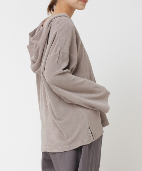 RNA-N（アールエヌエーエヌ）の「M1581 クリーンパイルフーディプルオーバー（パーカー・レディース・ブラウン/グレー/キナリ・MEDIUM）」の21枚目の写真