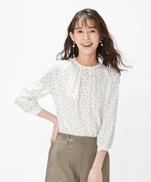 J.PRESS(ジェイプレス)の「【洗える】ポリエステル デシンハケメプリント ブラウス(シャツ/ブラウス・レディース・ネイビー系5/ブラウン系5/アイボリー系5・T15/T13)」の1枚目の写真