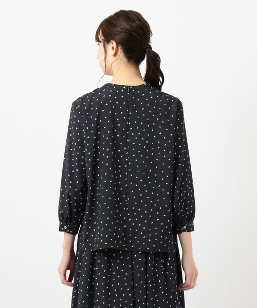 J.PRESS(ジェイプレス)の「【洗える】ポリエステル デシンハケメプリント ブラウス(シャツ/ブラウス・レディース・ネイビー系5/ブラウン系5/アイボリー系5・T15/T13)」の12枚目の写真