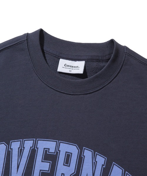 COVERNAT（カバーナット）の「【COVERNAT】BIG EMBLEM LOGO CREWNECK / カバーナット ビッグ エンブレム ロゴ クルーネック（スウェット・メンズ・チャコールグレー/ネイビー/オートミール・SMALL/MEDIUM/LARGE/X-LARGE）」の4枚目の写真