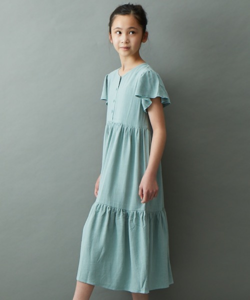 ＆yam（アンドヤム）の「リネンレーヨン 半袖ラッフルスリーブ ティアードワンピース（ワンピース・キッズ・ブラウン/ブルー/グリーン/オレンジ/ベージュ・140-150cm/150-160cm/110-120cm/130-140cm/120-130cm）」の4枚目の写真