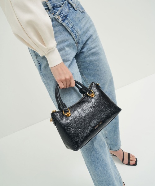 CHARLES＆KEITH　ダブルハンドル ショルダーバッグ CHARLES & KEITH（チャールズ & キース）の「ダブルハンドル
