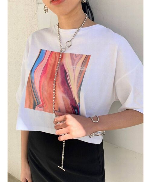 EMODA(エモダ)の「ボックスグラフィックTシャツ(Tシャツ/カットソー・レディース・ホワイト/ブラック・FREE)」の3枚目の写真