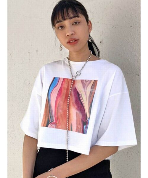 EMODA(エモダ)の「ボックスグラフィックTシャツ(Tシャツ/カットソー・レディース・ホワイト/ブラック・FREE)」の4枚目の写真