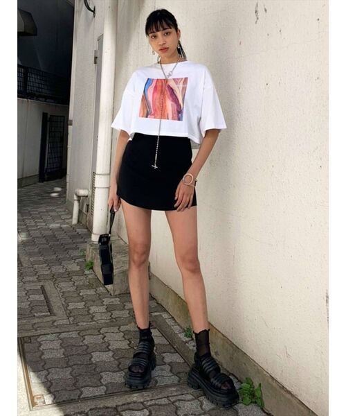 EMODA(エモダ)の「ボックスグラフィックTシャツ(Tシャツ/カットソー・レディース・ホワイト/ブラック・FREE)」の5枚目の写真