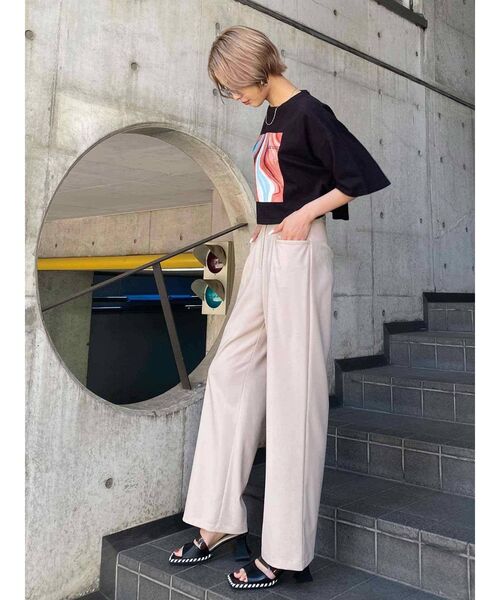 EMODA(エモダ)の「ボックスグラフィックTシャツ(Tシャツ/カットソー・レディース・ホワイト/ブラック・FREE)」の11枚目の写真