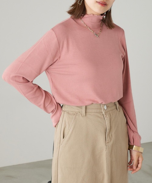 Chaco closet(チャコ クローゼット)の「細リブ・メローハイネックカットソー(Tシャツ/カットソー・レディース・グレイッシュベージュ/ピンク/ブラック/ベージュ/グリーン・L/M)」の1枚目の写真